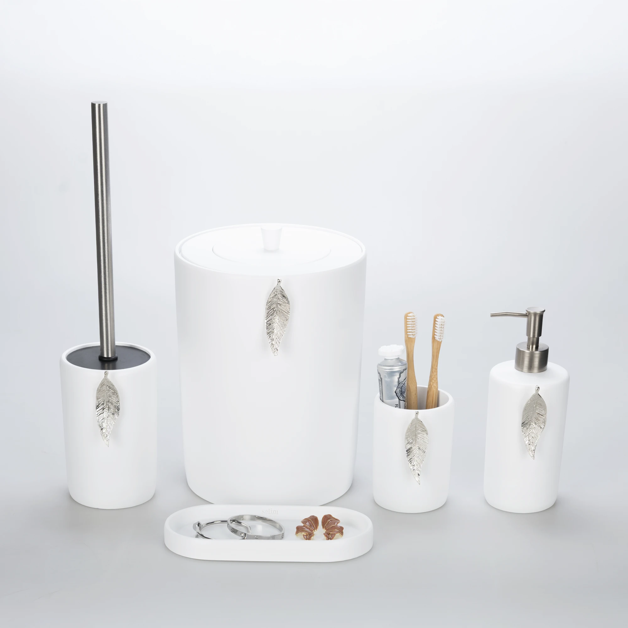 Leaf Banyo Seti Beyaz Gümüş