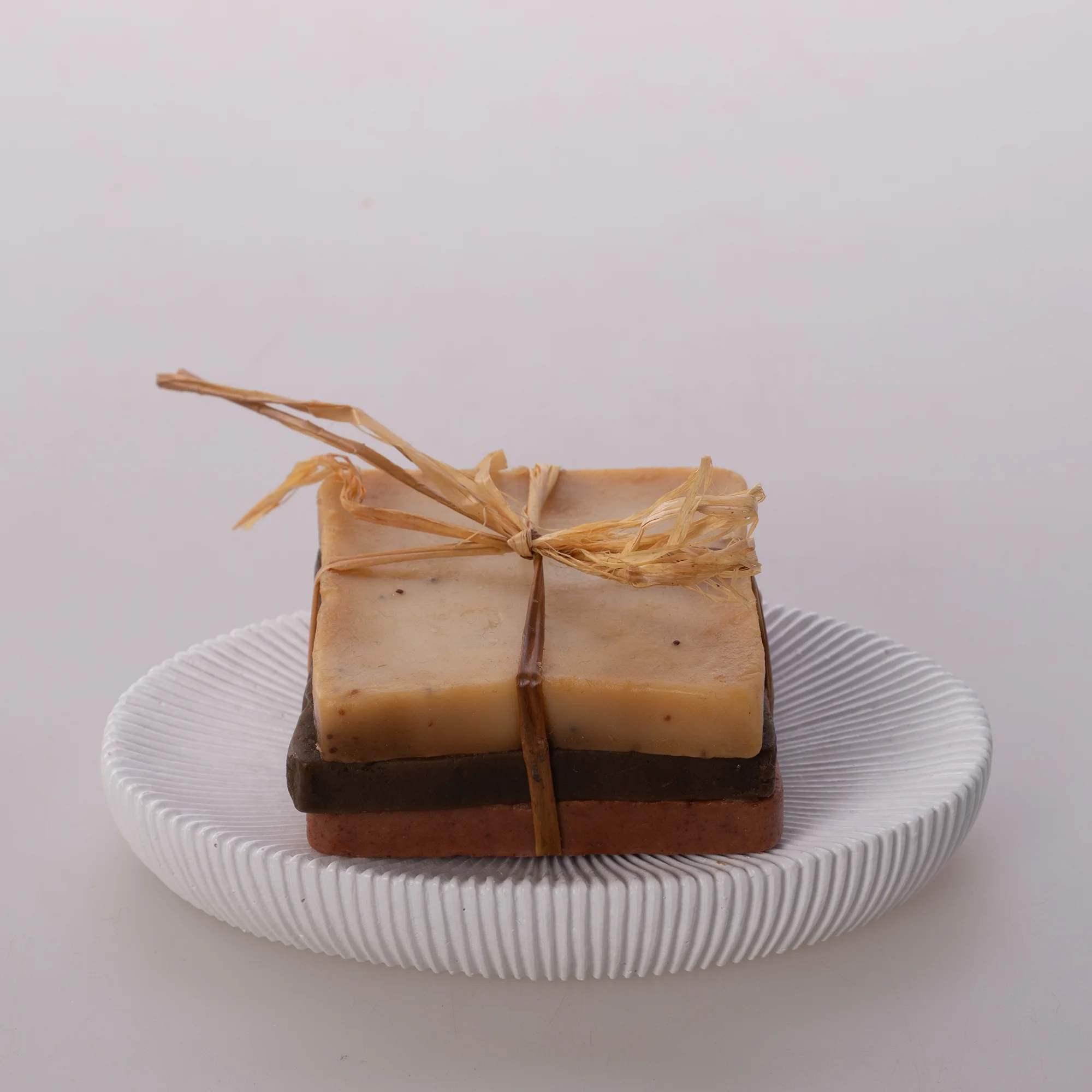 Lydia Katı Sabunluk Beyaz